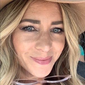 Meet your Posher, Monica